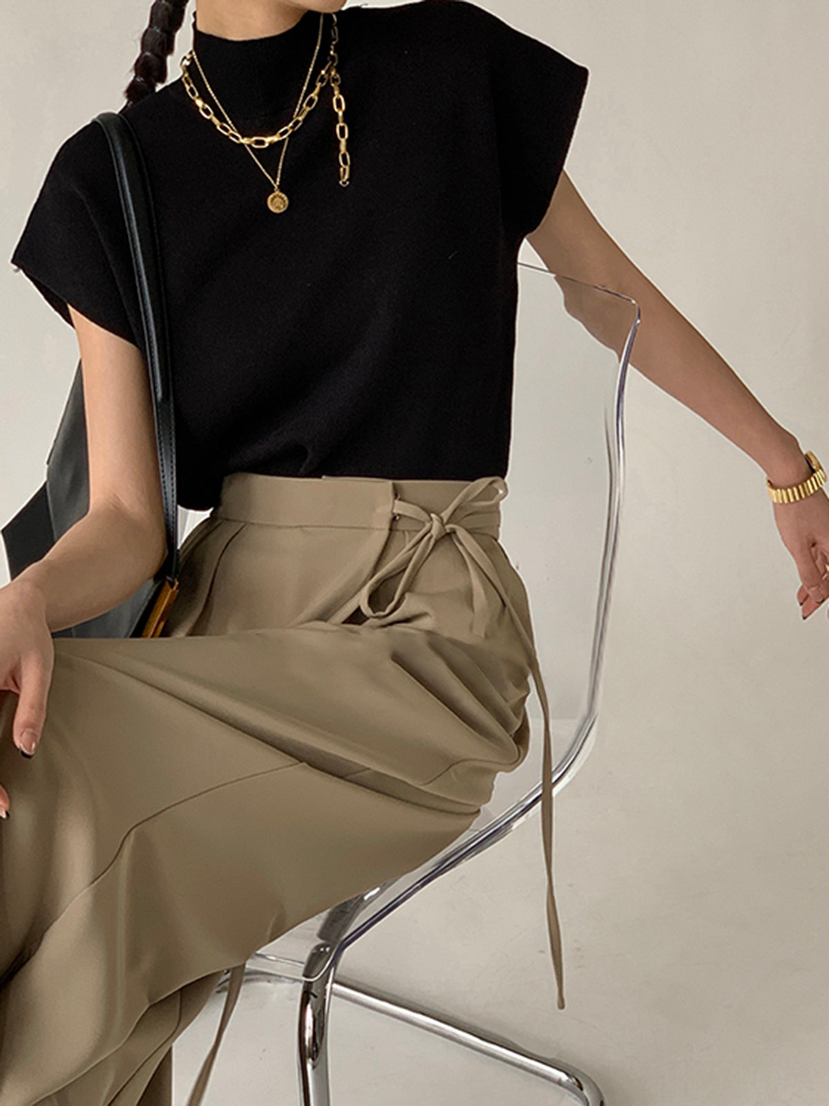 Chic Sleeveless Knit Turtleneck Top