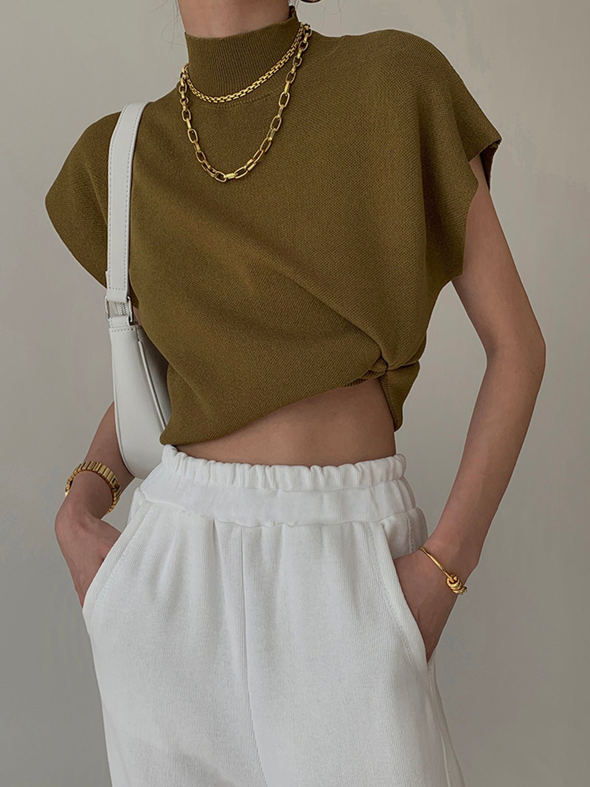 Chic Sleeveless Knit Turtleneck Top