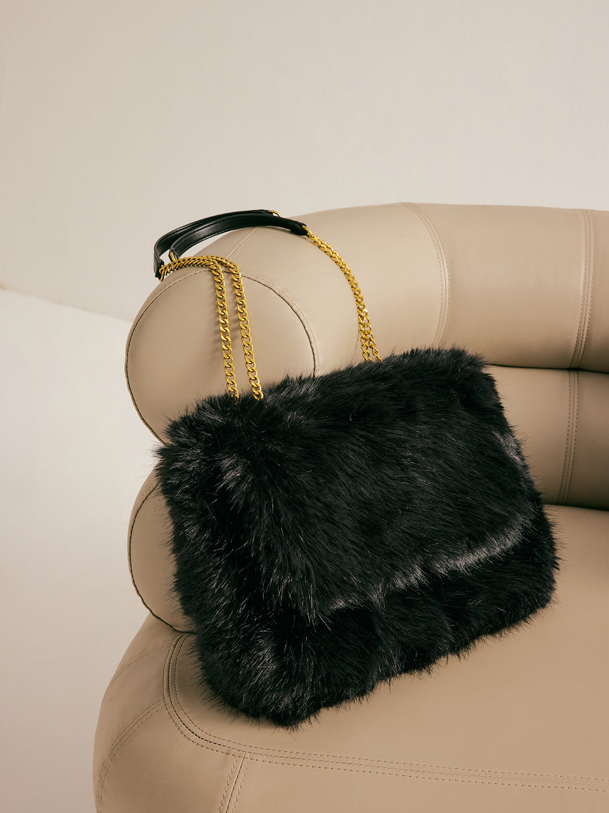 Faux Fur Chain Shoulder Bag – Black Elegance