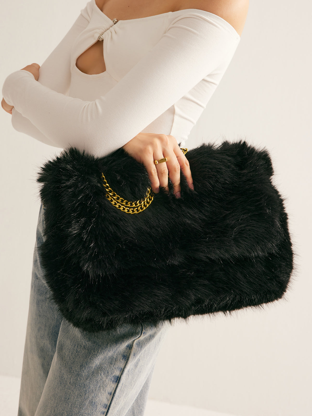 Faux Fur Chain Shoulder Bag – Black Elegance