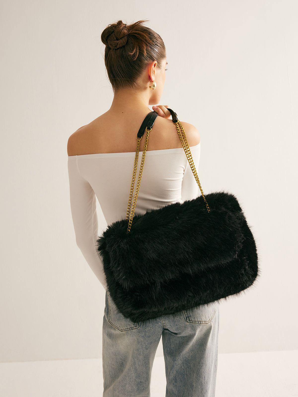 Faux Fur Chain Shoulder Bag – Black Elegance